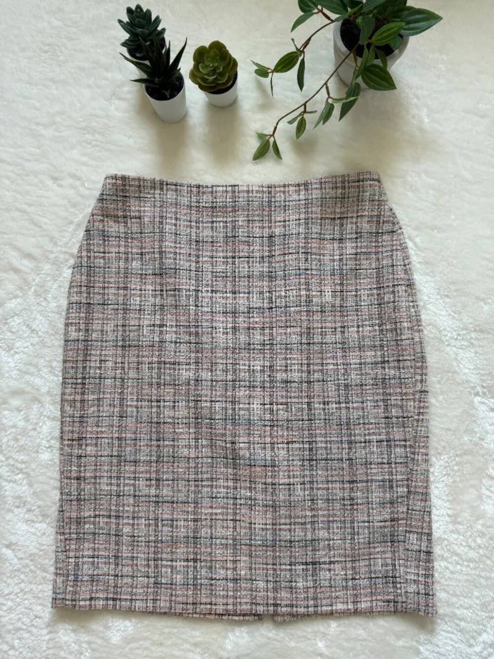 Banana Republic Pink Tweed Pencil Skirt Size 4 Office Chic - Picture 2 of 7